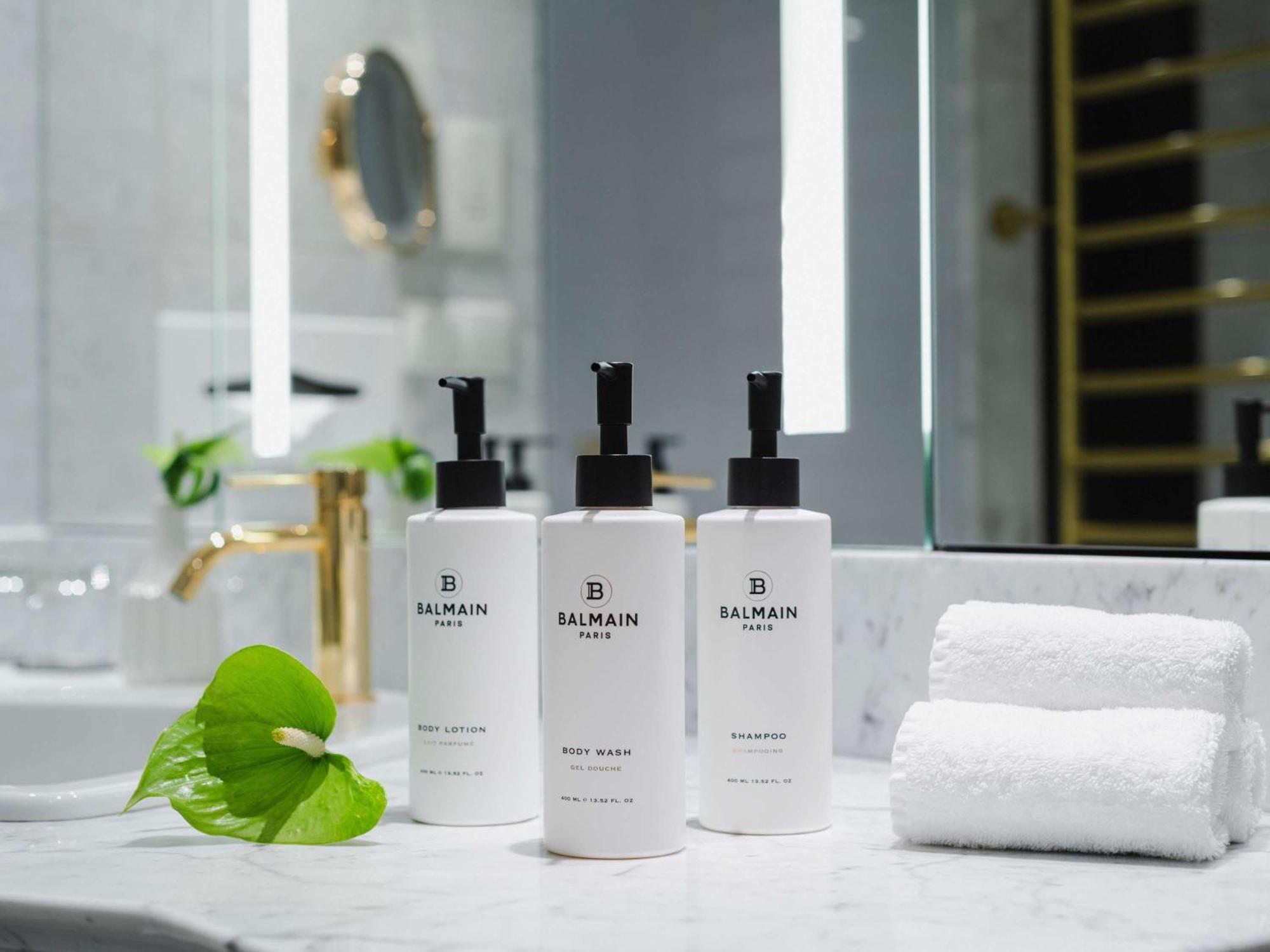 فندق سوفيتيل وارسو فيكتوريا المظهر الخارجي الصورة Balmain Paris amenities
