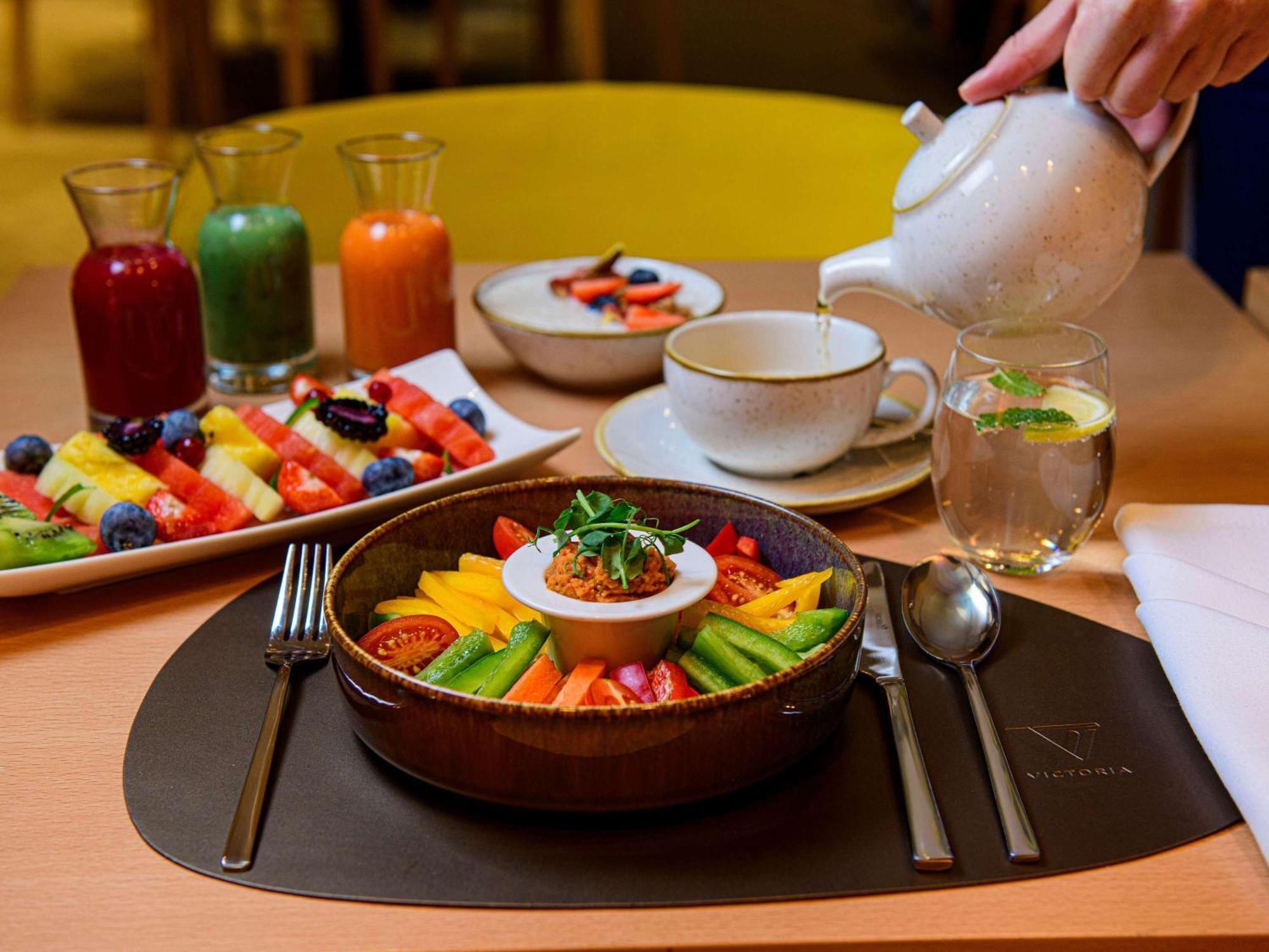 فندق سوفيتيل وارسو فيكتوريا المظهر الخارجي الصورة A healthy breakfast