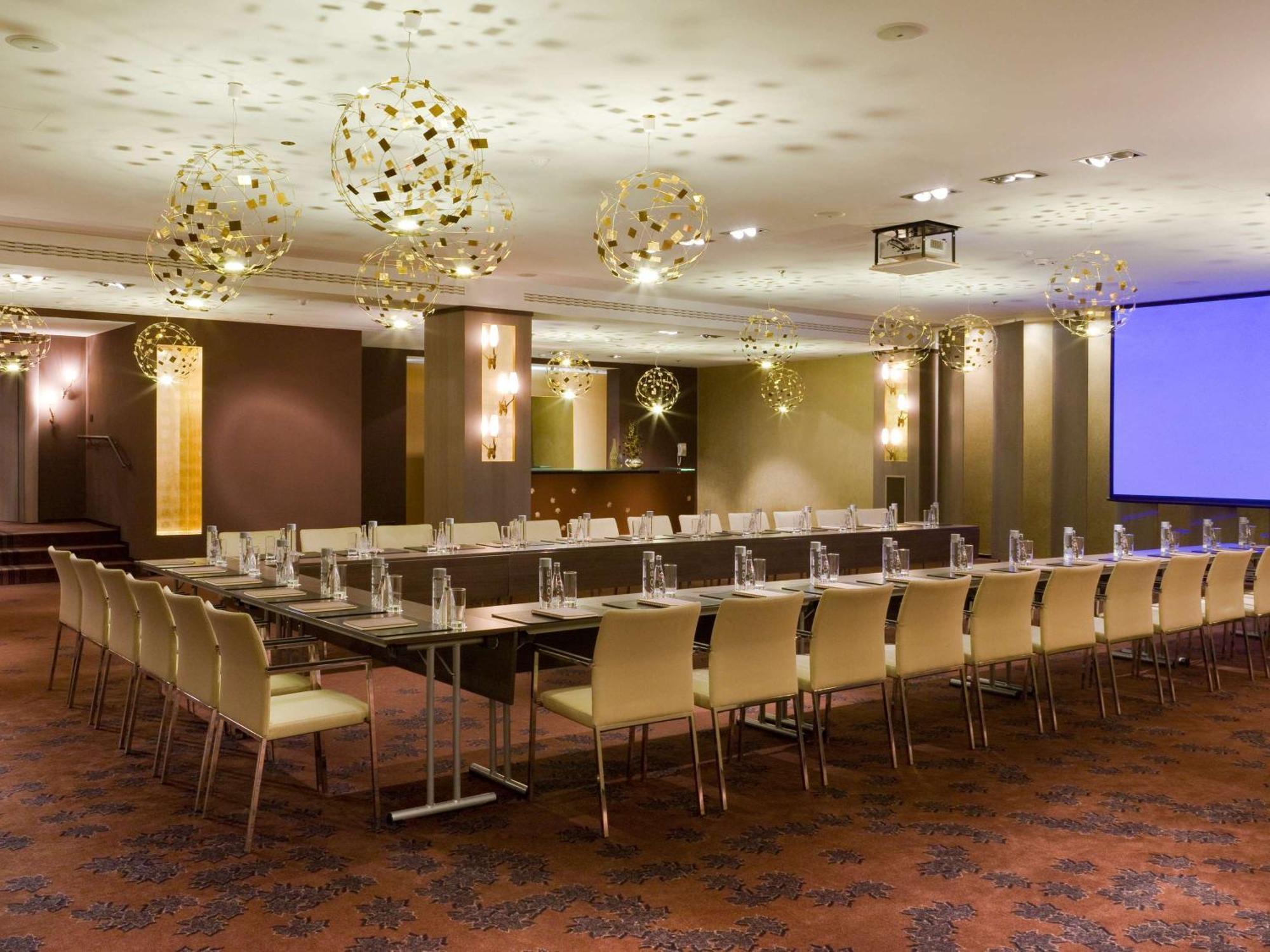 فندق سوفيتيل وارسو فيكتوريا المظهر الخارجي الصورة Meeting room